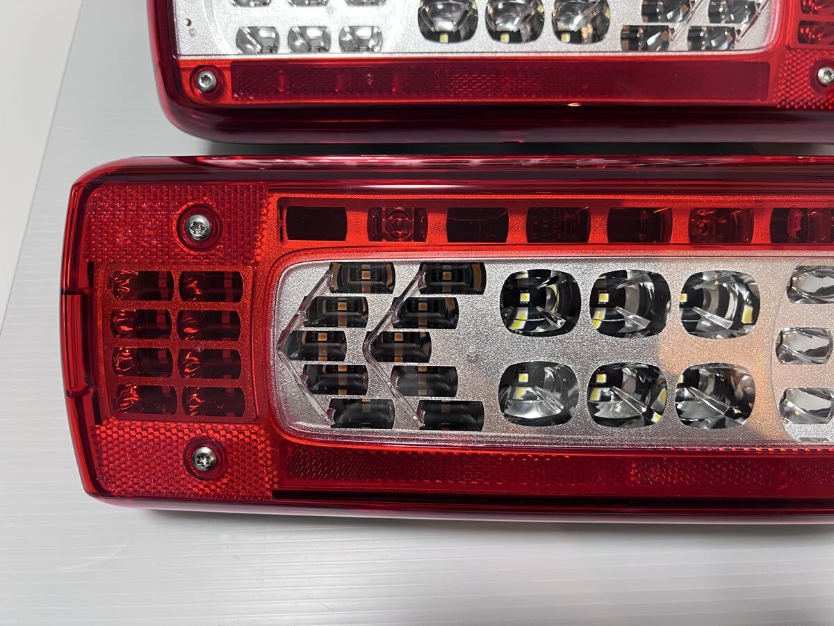 UD UDトラックス クオン 純正 新車外し テールランプ テールライト