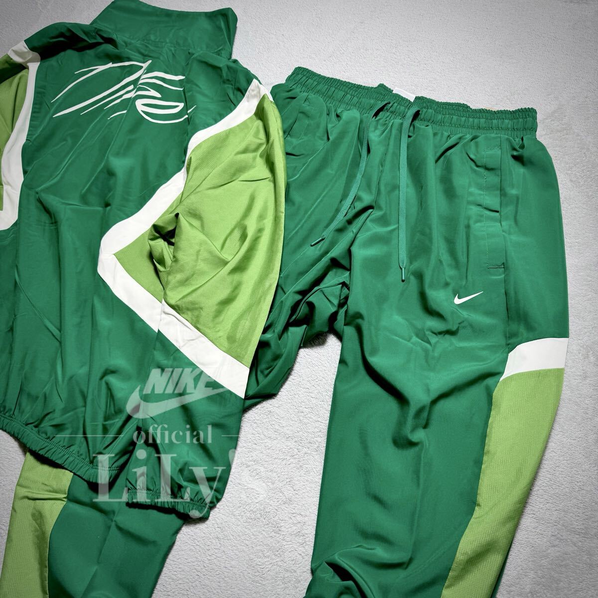 Mサイズ】新品未使用 NIKE上下セットアップ ウーブン グリーン 緑