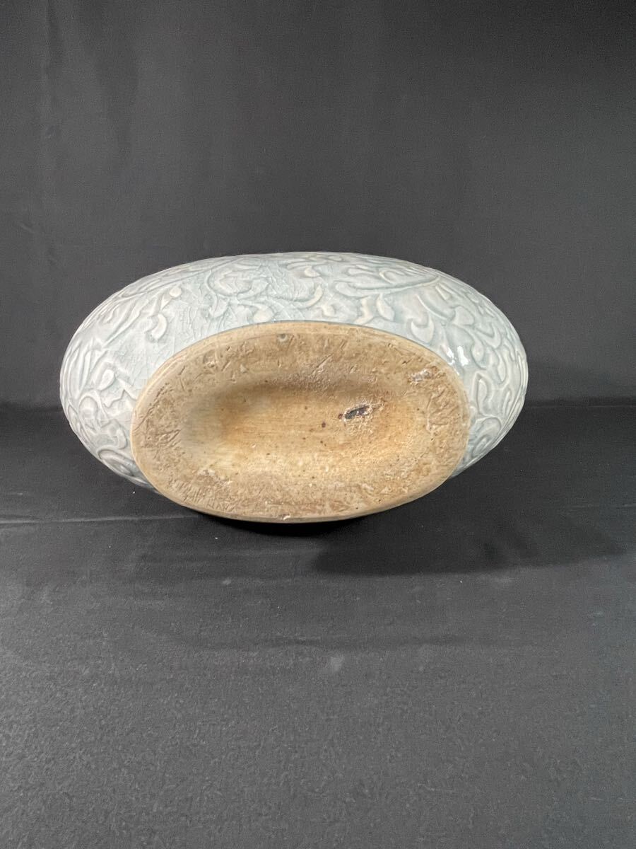 故宮】宋代青磁 影青小花柄扁瓶 南京博物院保管委員会 約H34W27D13cm