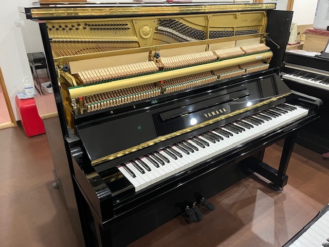 超価格 ヤマハU30BLピアノ、サイレント付、人気のベストセラーモデル