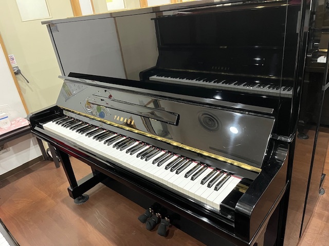 超価格 ヤマハU30BLピアノ、サイレント付、人気のベストセラーモデル