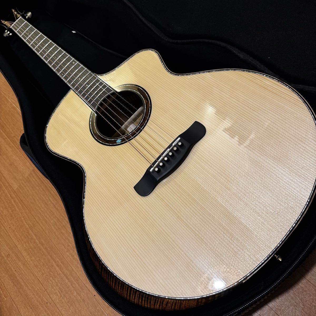 Merida WAVE アコースティックギター｜オール単板 楠木 Merida WAVE