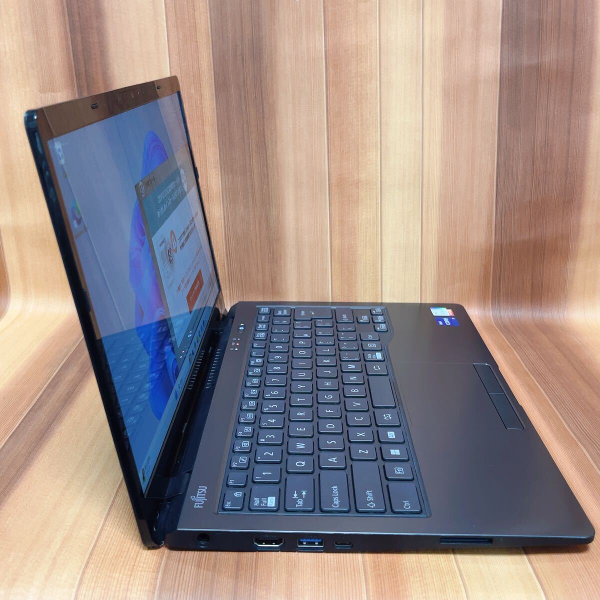 Windowsノート本体 Fujitsu LIFE BOOK MH75/H1 512B 16GB 1072 Windows