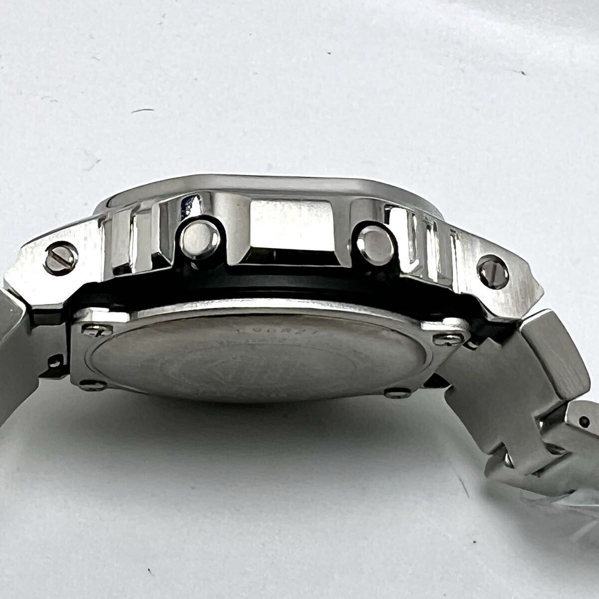 新品 G-SHOCK DW-5600UE フルメタルカスタム ステンレスシルバー