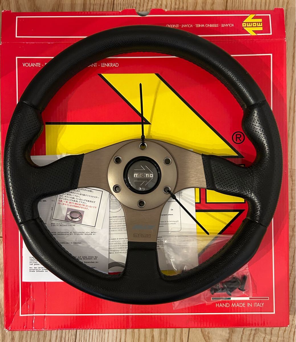 MOMO RACE モモ レース ステアリング 小径 革 32パイ 正規品 MOMO