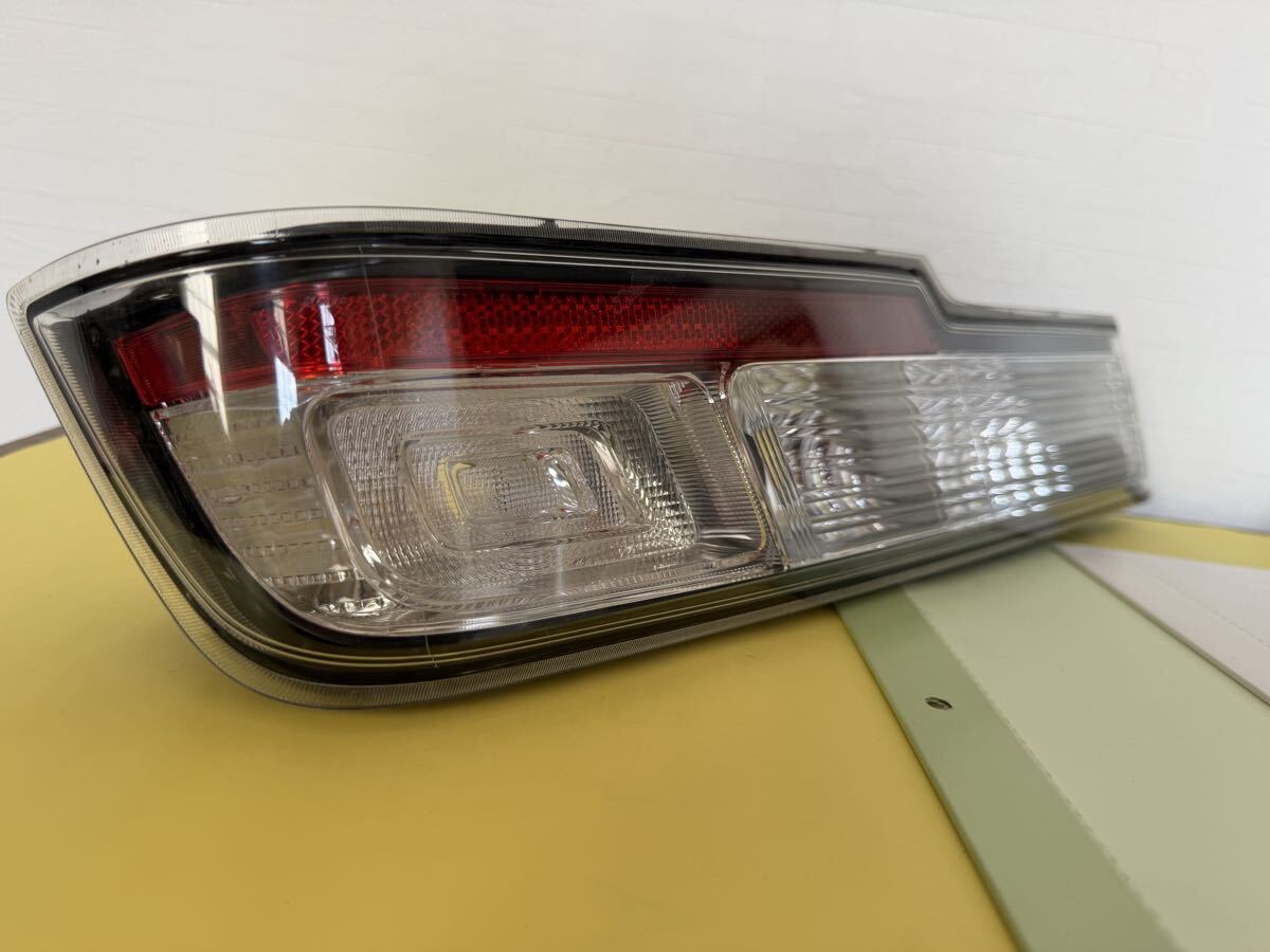 極上品 送料込 ハイゼット カーゴ S321V S331V 後期 純正 テールランプ