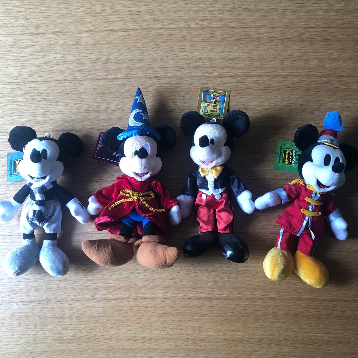 レア】ディズニー ミッキー ぬいぐるみバッジ4点『ミートミッキー