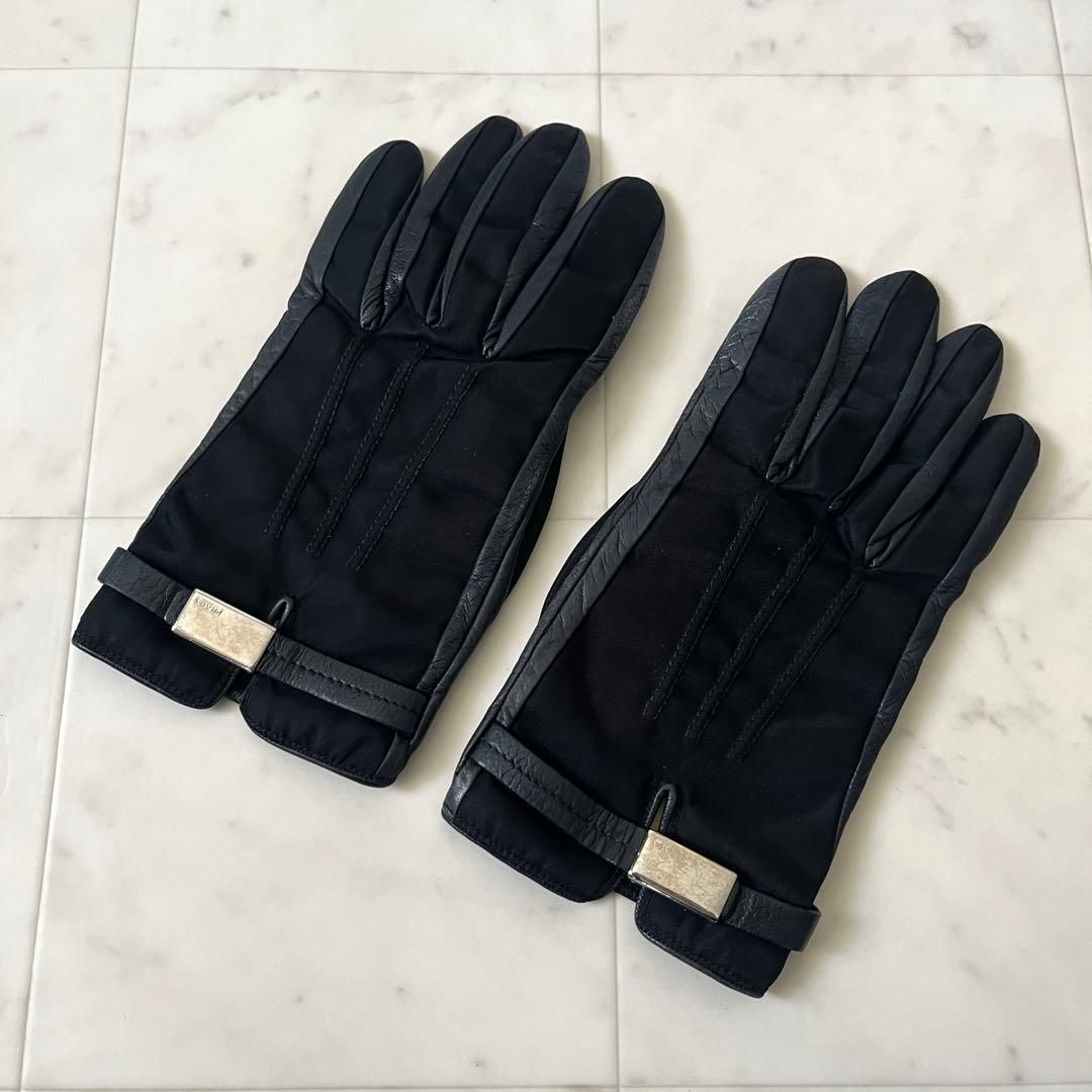 プラダ レザー 手袋 グローブ 本革 ロゴプレート レディース ブラック