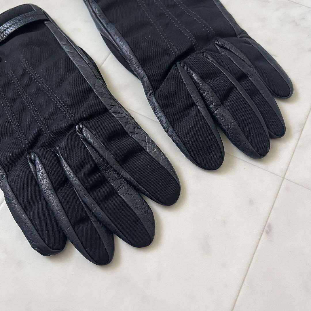 プラダ レザー 手袋 グローブ 本革 ロゴプレート レディース ブラック