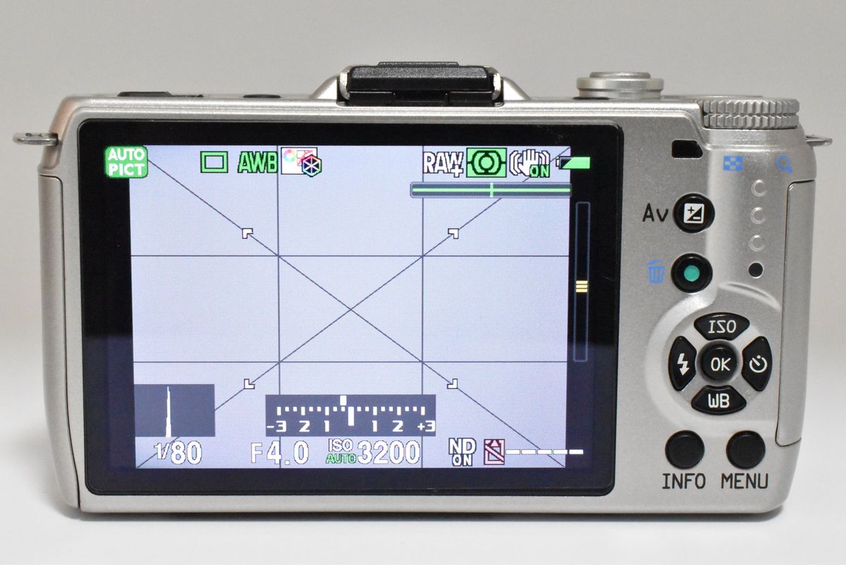 バッテリーx2付き】ペンタックス PENTAX Q7 シルバー レンズキット