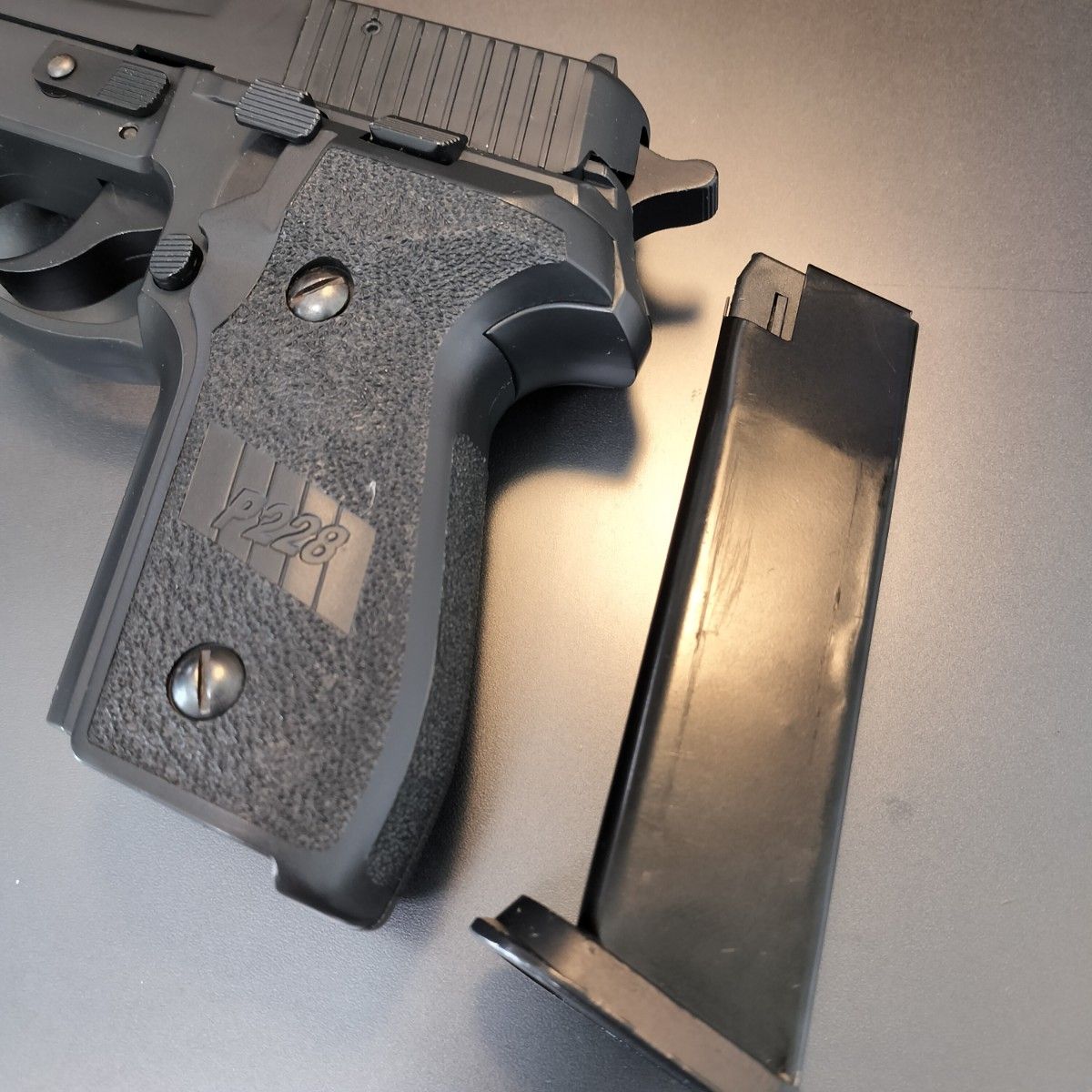 廃盤品レア】啓平社 KHC SIG SAUER P228 エアコッキングガン｜Yahoo