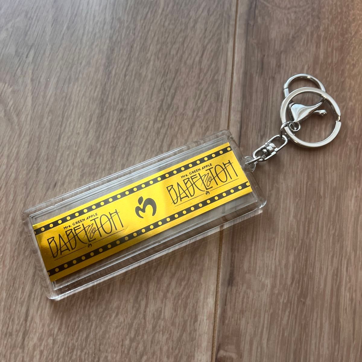 ミセスグリーンアップル 金テープ バベルの塔ミセス 金テ キーホルダー