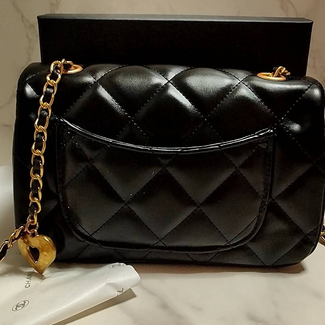 シャネル ショルダーバッグ ノベルティ ハートチェーン 黒｜Yahoo