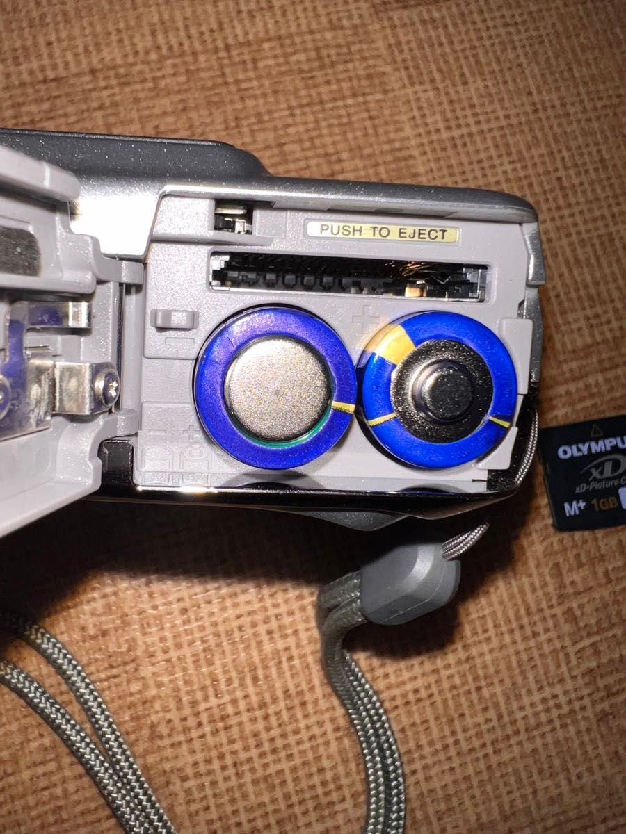 FUJIFILM デジタルカメラ FinePix (ファインピックス) A800 シルバー