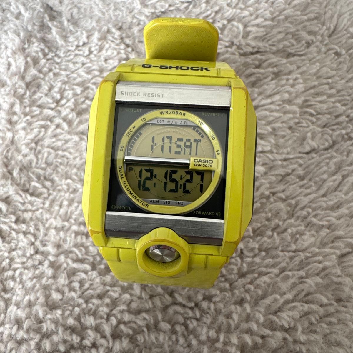 G-SHOCK デジタル腕時計 イエロー G-8100A G-SHOCK デジタル腕時計