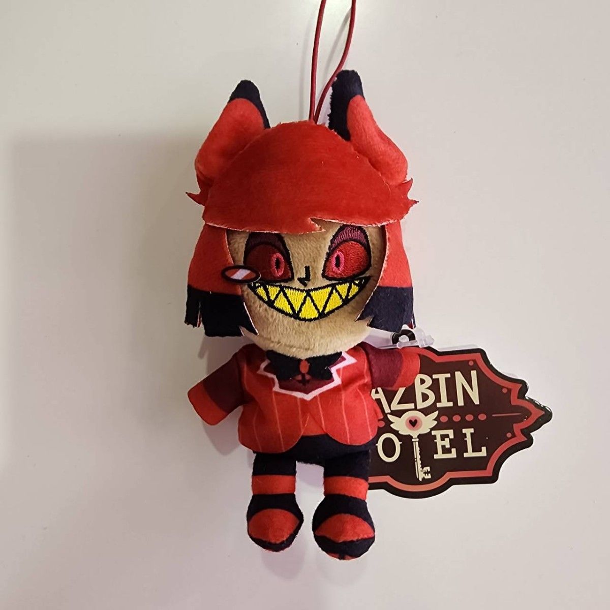 ハズビンホテルへようこそ おすわりマスコット アラスター ラウンド