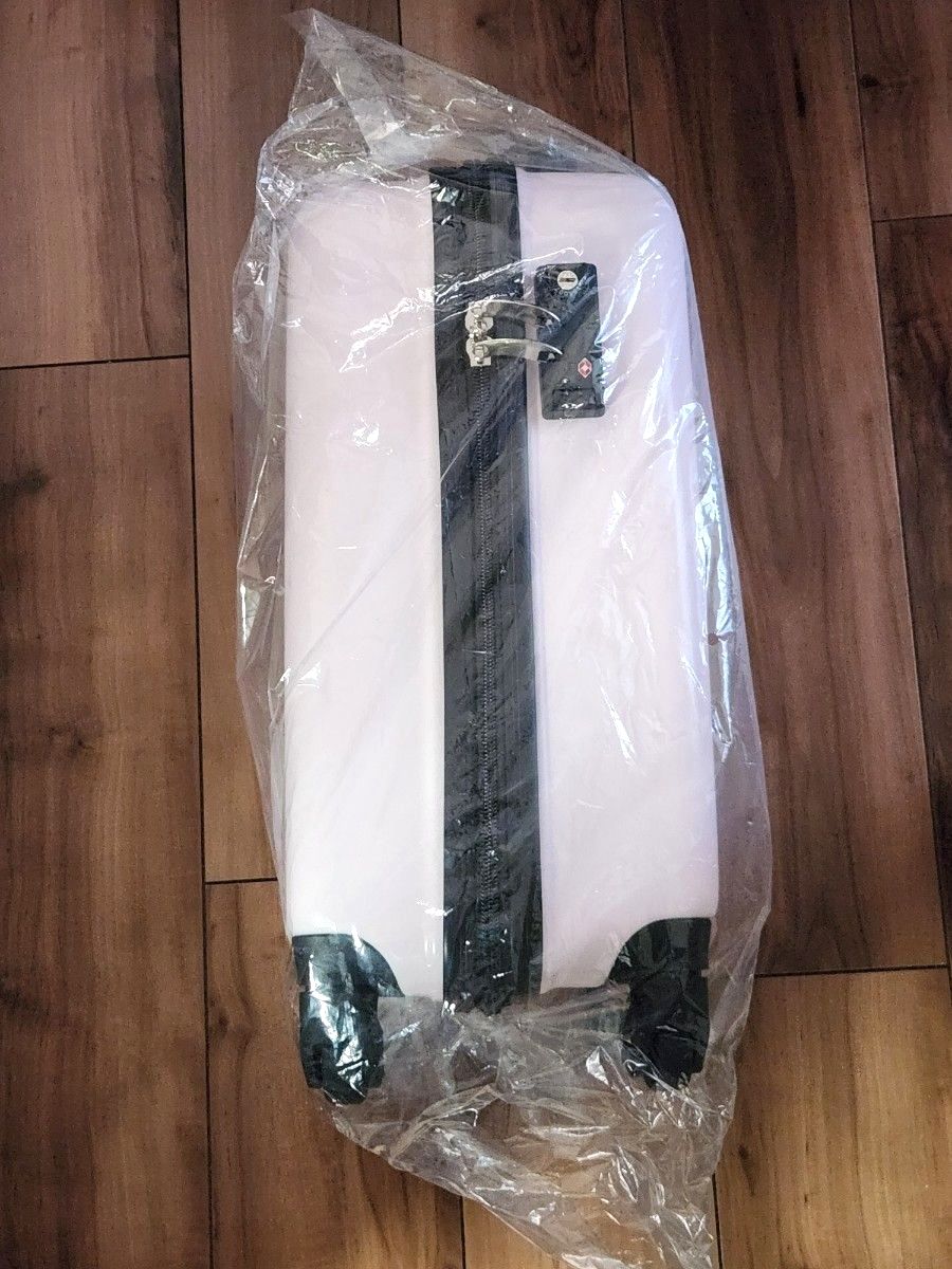 Lil ala mode × サンリオキャラクターズ 当りくじ / キャリーケース