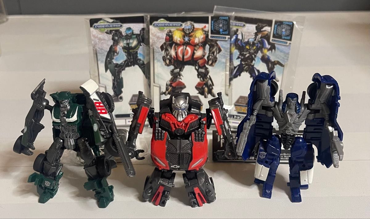 トランスフォーマー ダークサイドムーン サイバーバース レッカーズ