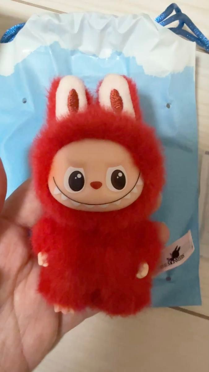 ラブブ LABUBU THE MONSTERS PIN FOR LOVE アルファベット R