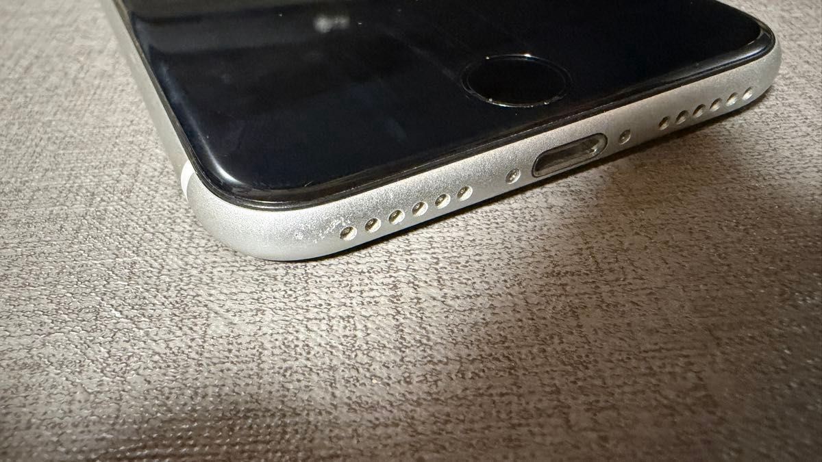 ジャンク）iPhonese 第2世代 画面見れない ジャンク）iPhonese 第2