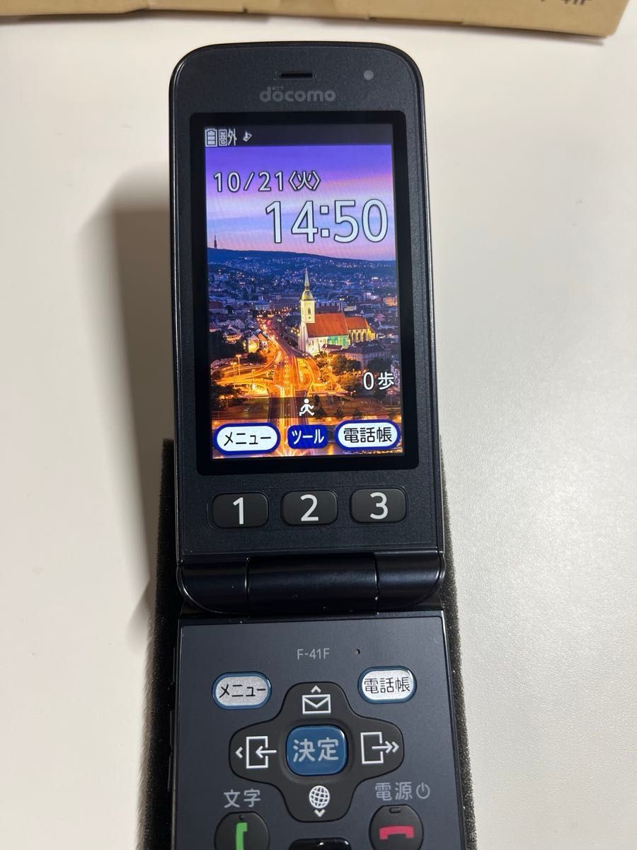 ドコモ docomo らくらくホン F-41F ネイビー 元箱一式 折りたたみ