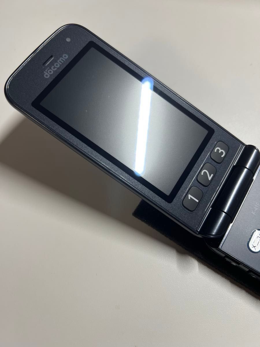 ドコモ docomo らくらくホン F-41F ネイビー 元箱一式 折りたたみ