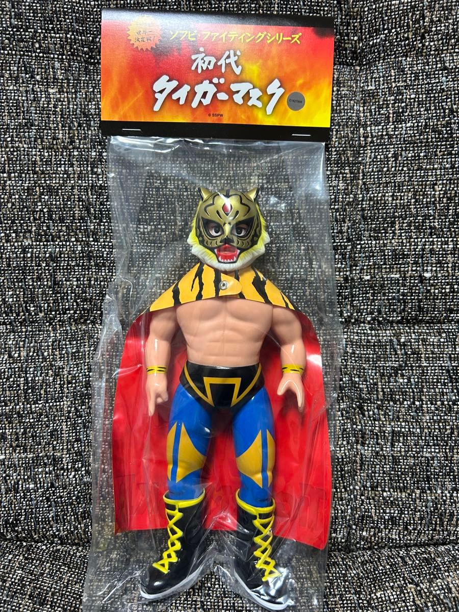 メディコム ・トイ×SFS 初代タイガーマスク（初期ゴールド版）ソフビ