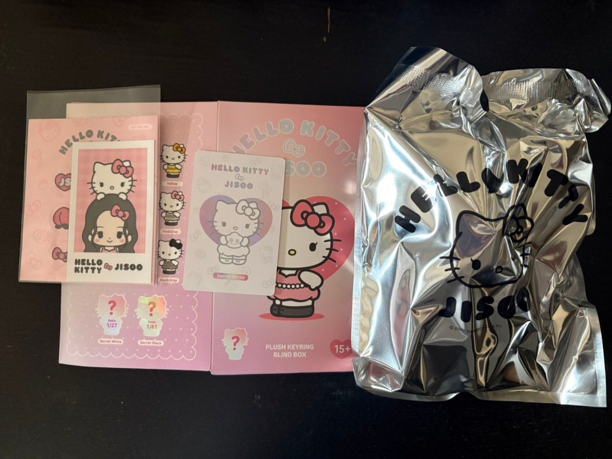 BLACKPINK JISOO ジス ハローキティ コラボ シークレットホワイト