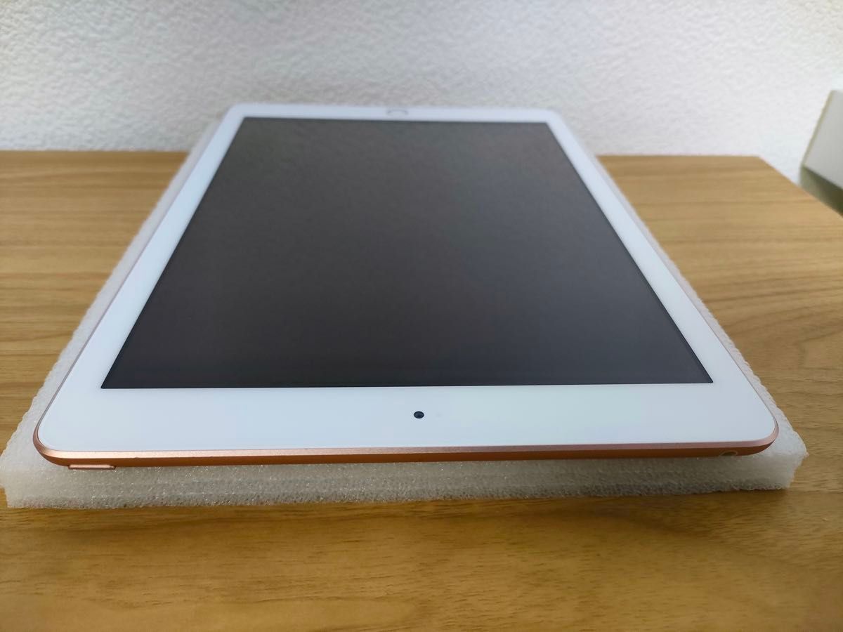 iPad 第6世代 32GB Wi-Fiモデル ピンクゴールド 画面保護シール付 iPad