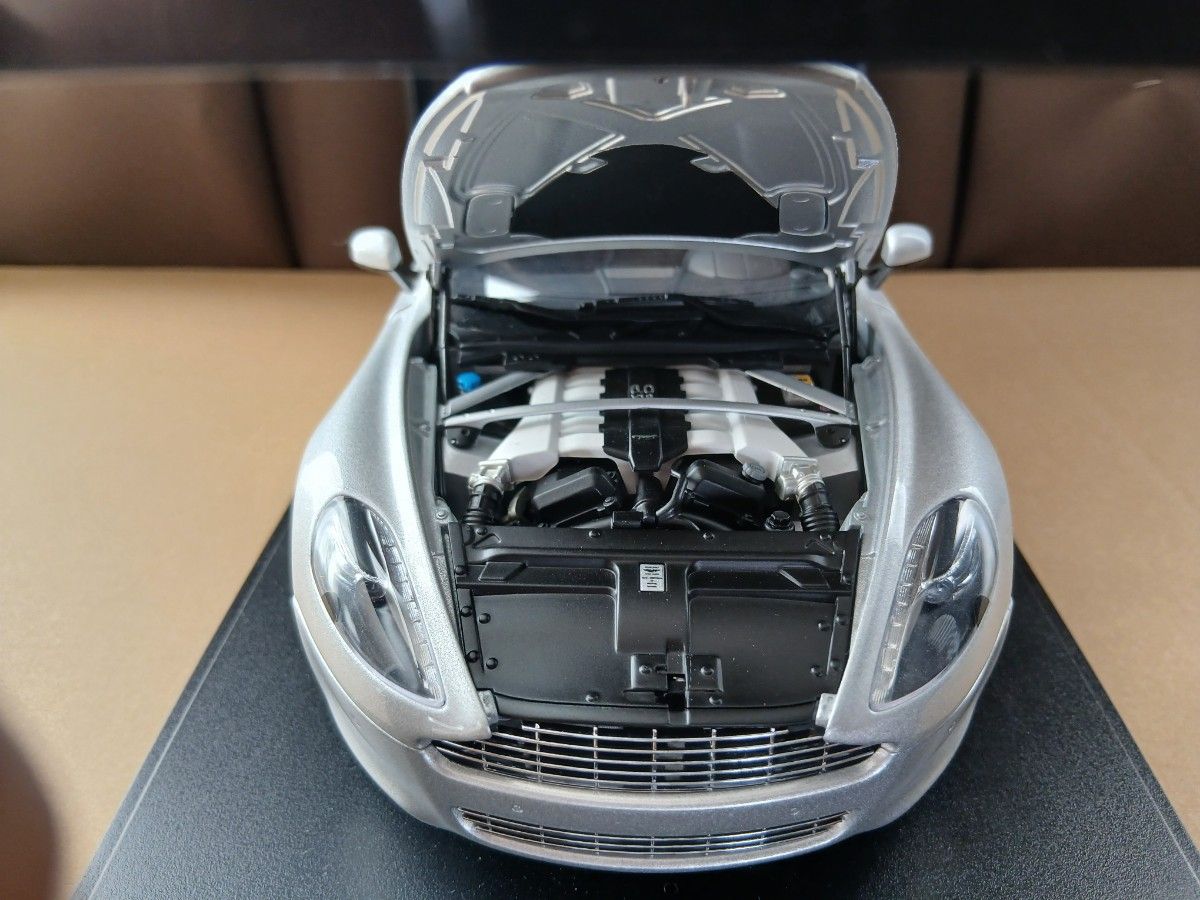 1/18 アストンマーチンラピードカスタム 1/18 オートアート アストン