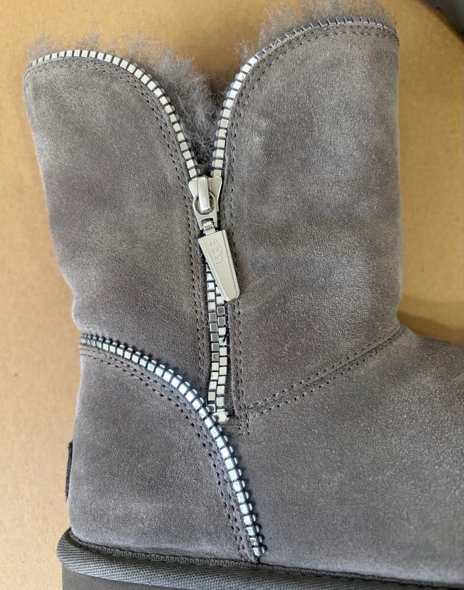 UGG グレー ジッパー付き ムートンブーツ フローレンス UGG グレー