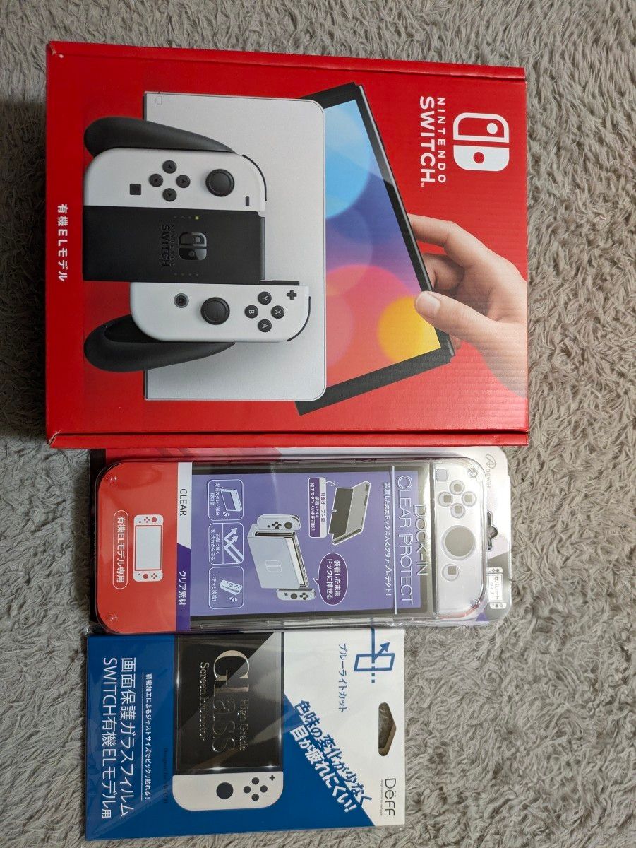 任天堂 Switch ホワイト 本体 有機ELモデル 付属品付 クリアケース