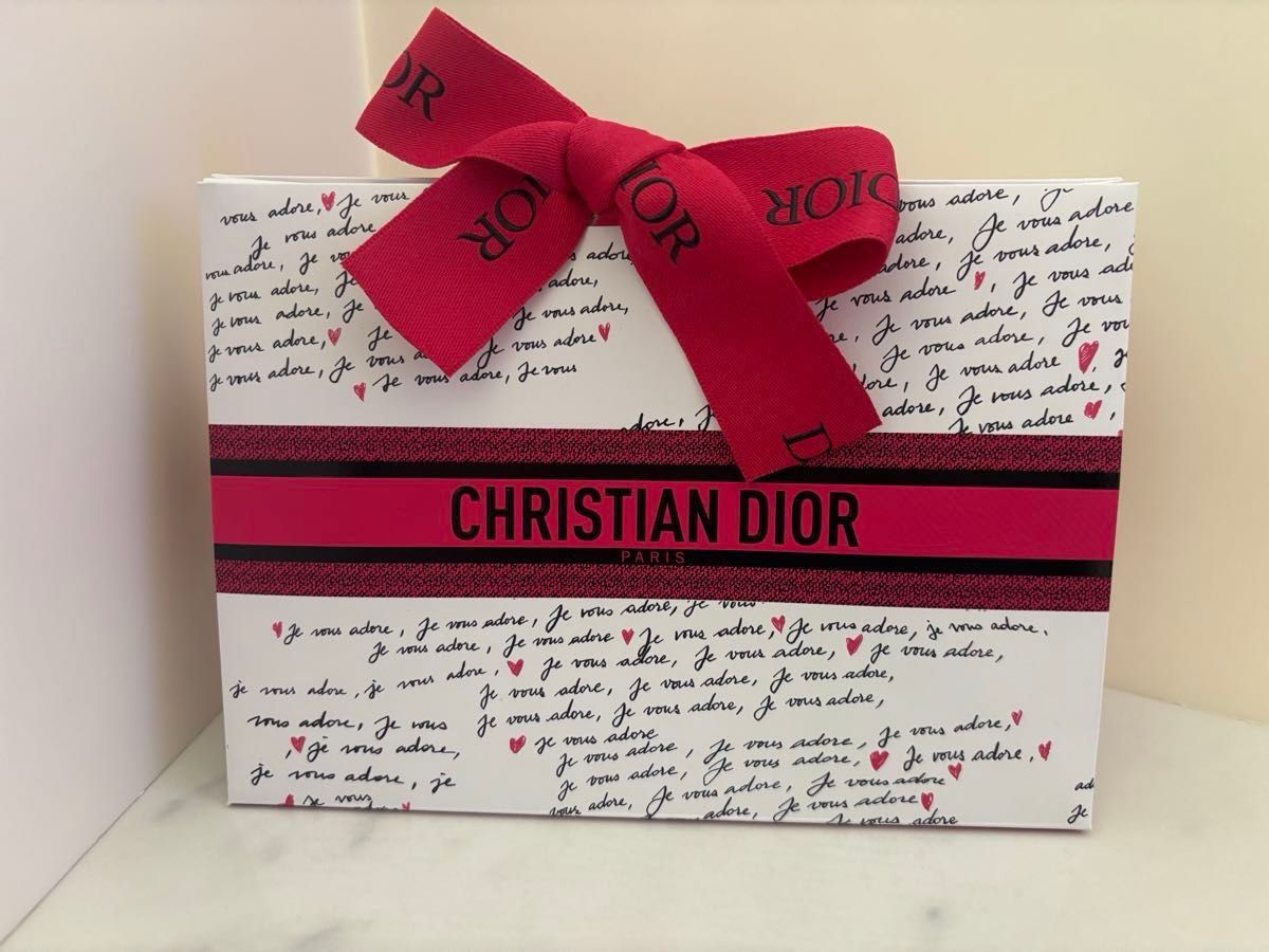 Dior ディオール バレンタイン限定 ギフトボックス ショッパー 2026年