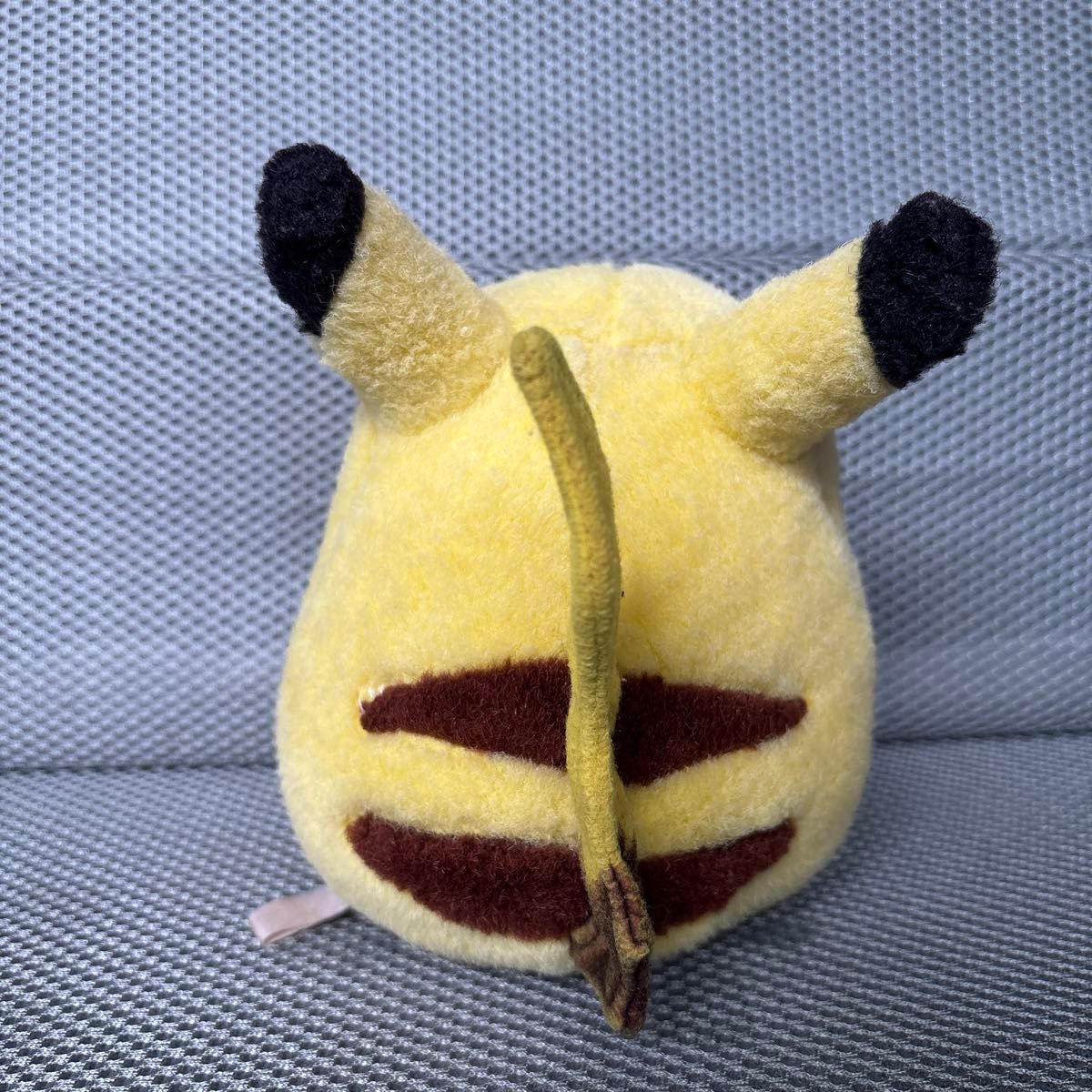 初期ピカチュウ TOMY ぬいぐるみ お腹を押すとピーと音がなる
