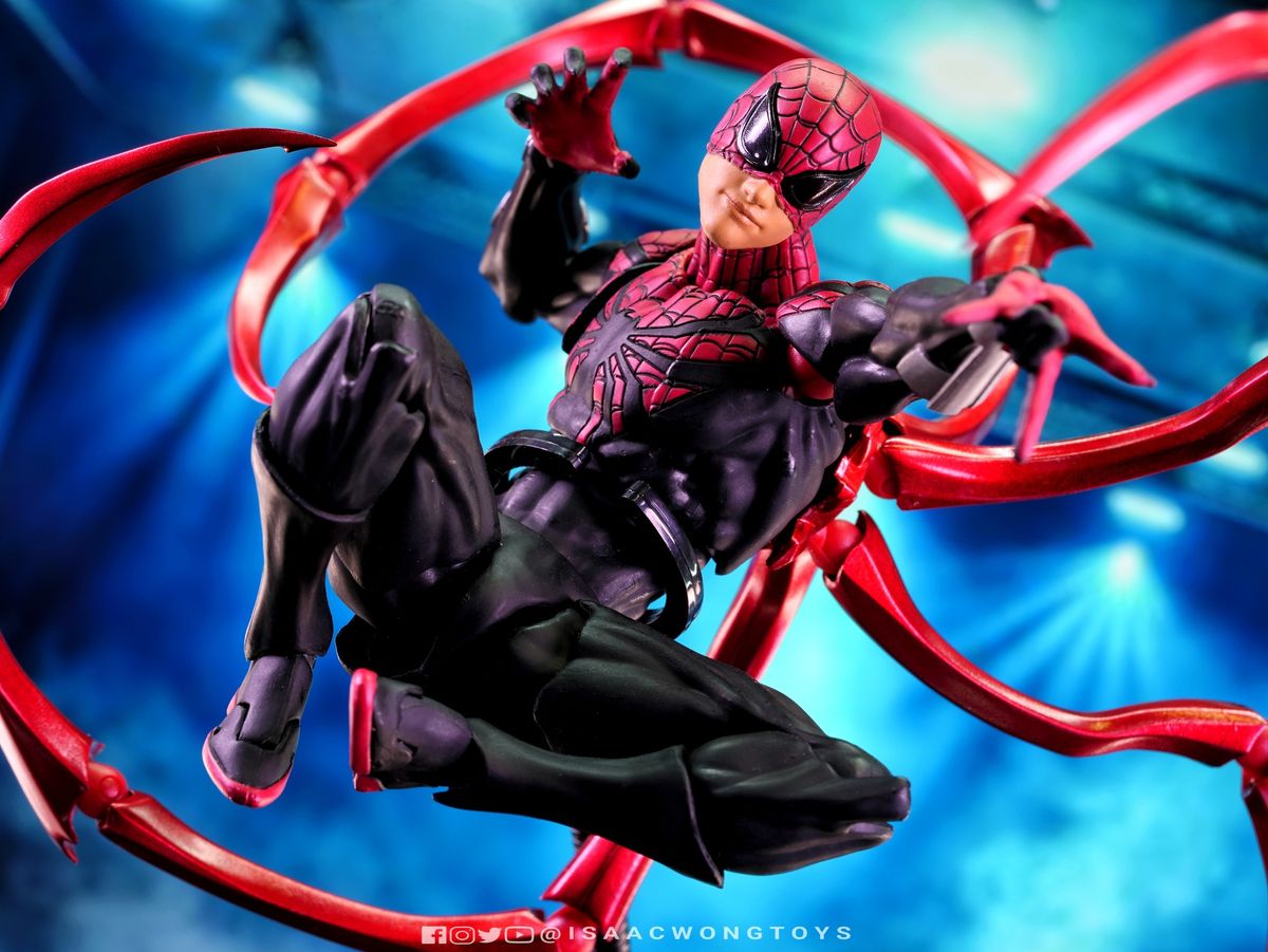 MESS TOYS製のスーペリア・スパイダーマン1/12スケール新しい未開封
