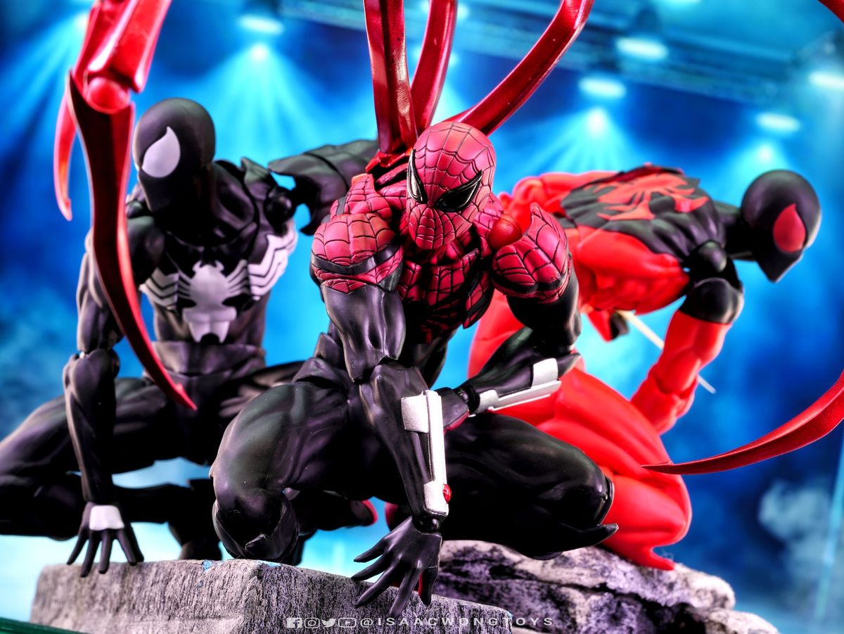 MESS TOYS製のスーペリア・スパイダーマン1/12スケール新しい未開封