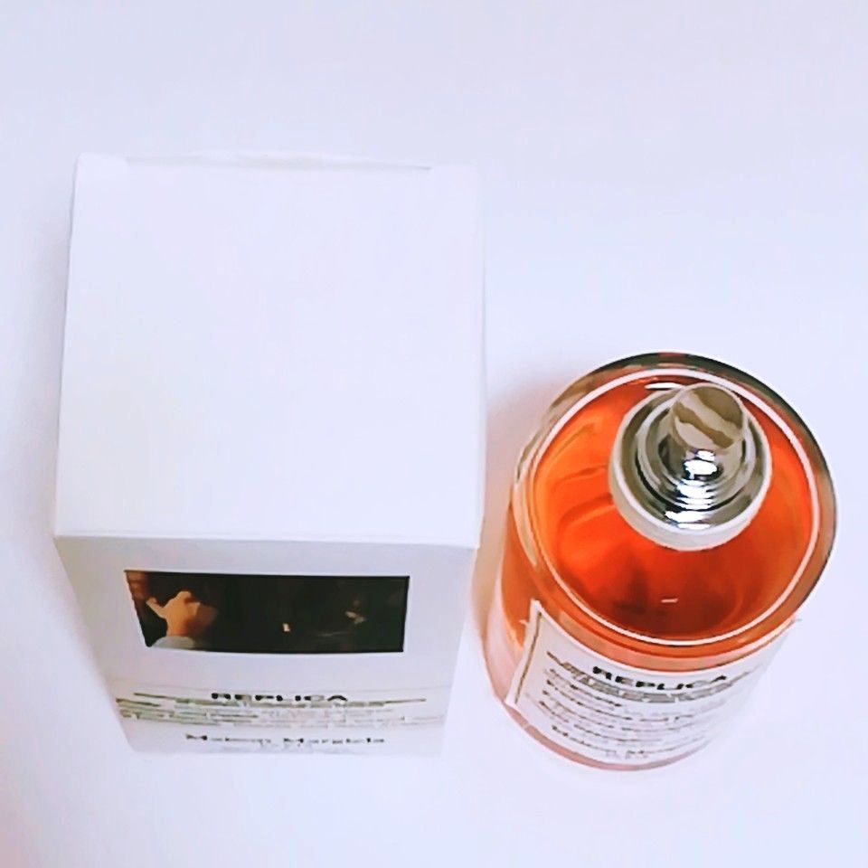 廃盤 メゾンマルジェラ レプリカ ウィスパー インザライブラリー 100ml