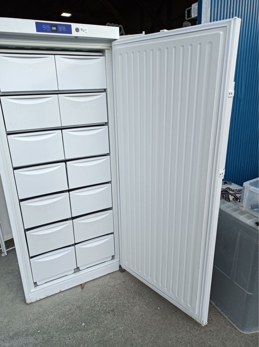 八6744【配送設置料金込み】DAIREI 冷凍庫 472L SD-521｜Yahoo!フリマ