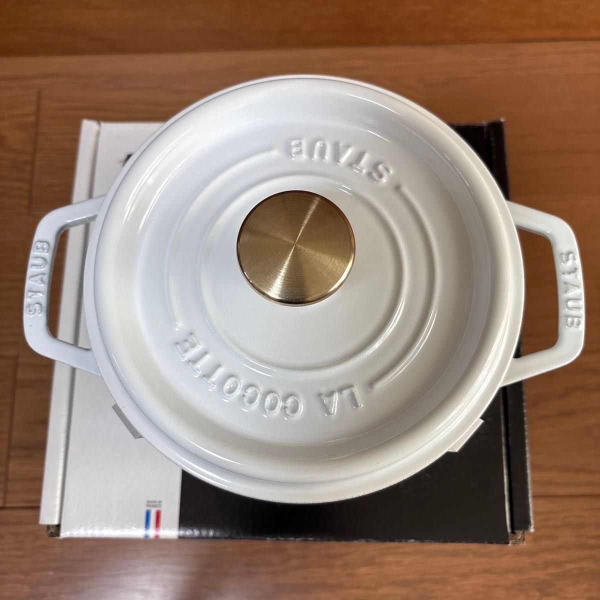 新品未使用品 staub ピコ ココット ラウンド ホワイト 16cm 1 2L 生涯