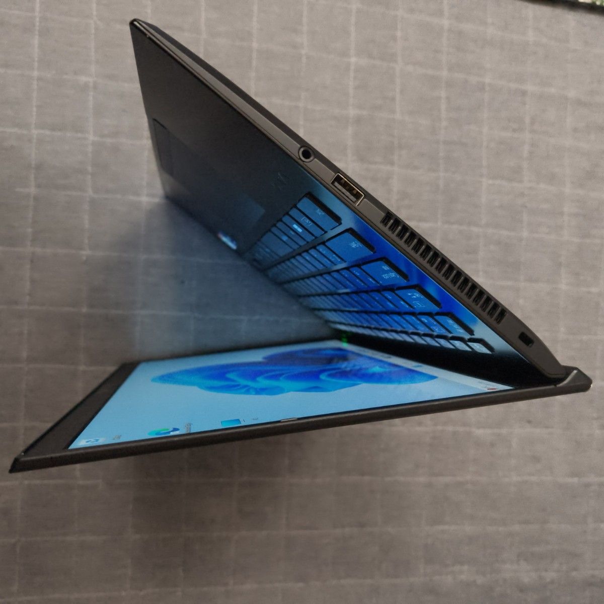 日本製 VAIO 高級感 美品 超軽量 驚速12世代i7 16GB 512GB 日本製 VAIO