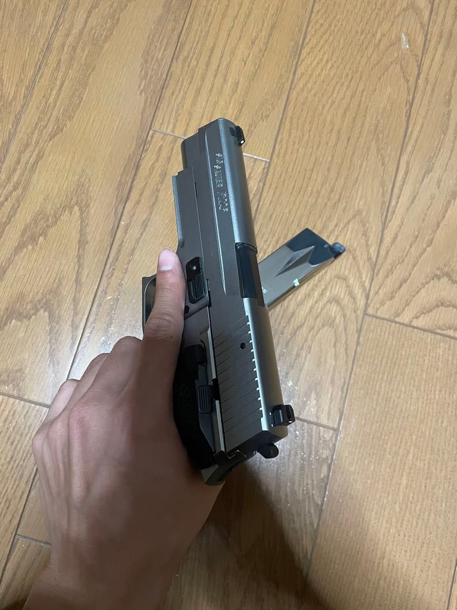 美品 東京マルイSIG SAUER P226 E2ステンレス ガスブローバック｜Yahoo