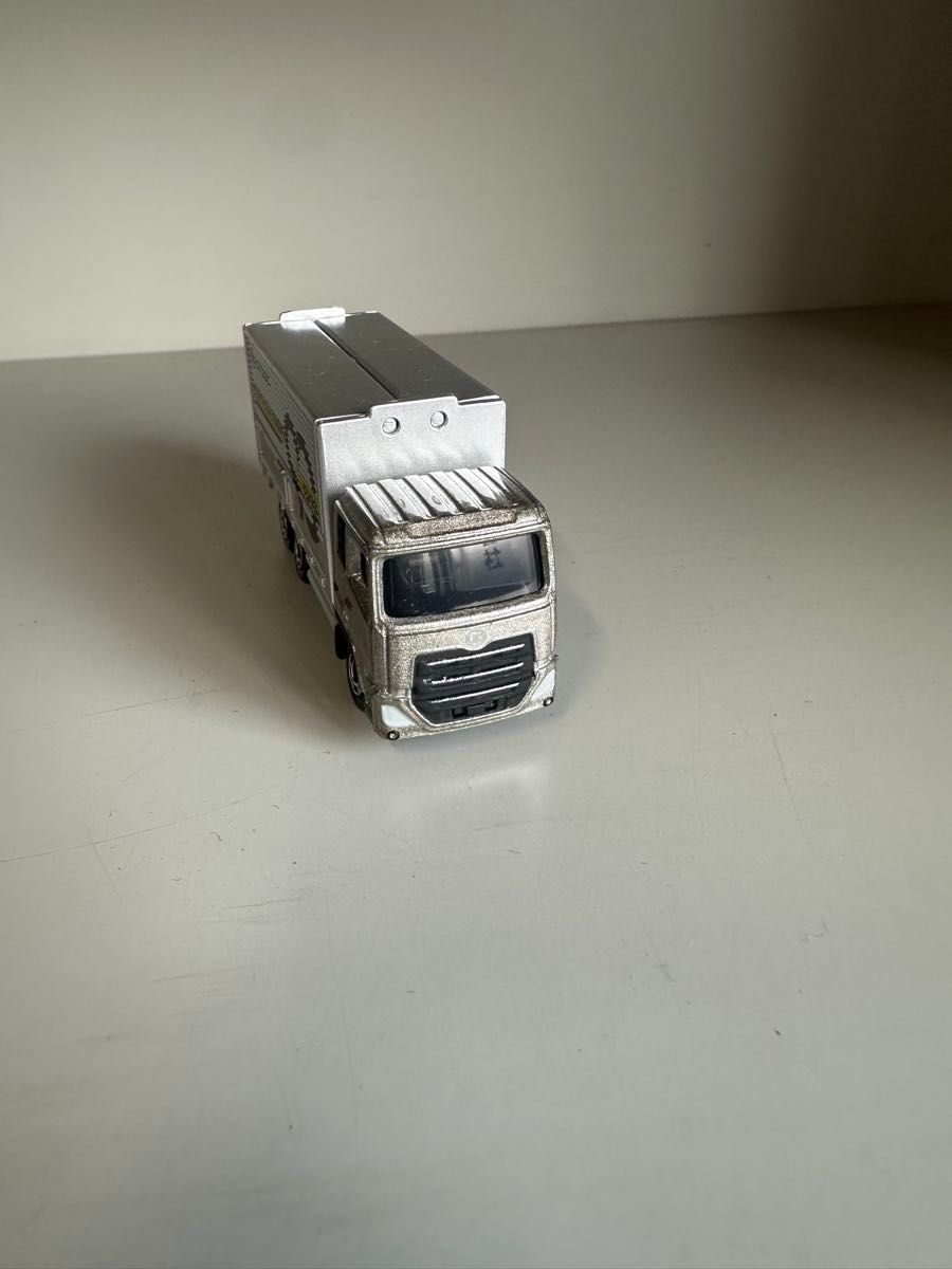 トミカ UDトラックス90周年記念 Quonトミカ レア｜Yahoo!フリマ（旧