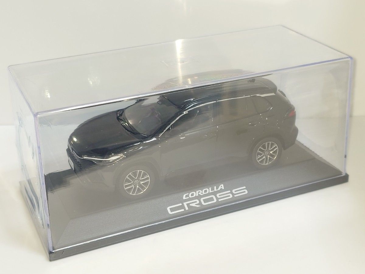 トヨタ カローラクロス 後期 209 ブラックマイカ 1/30 カラーサンプル