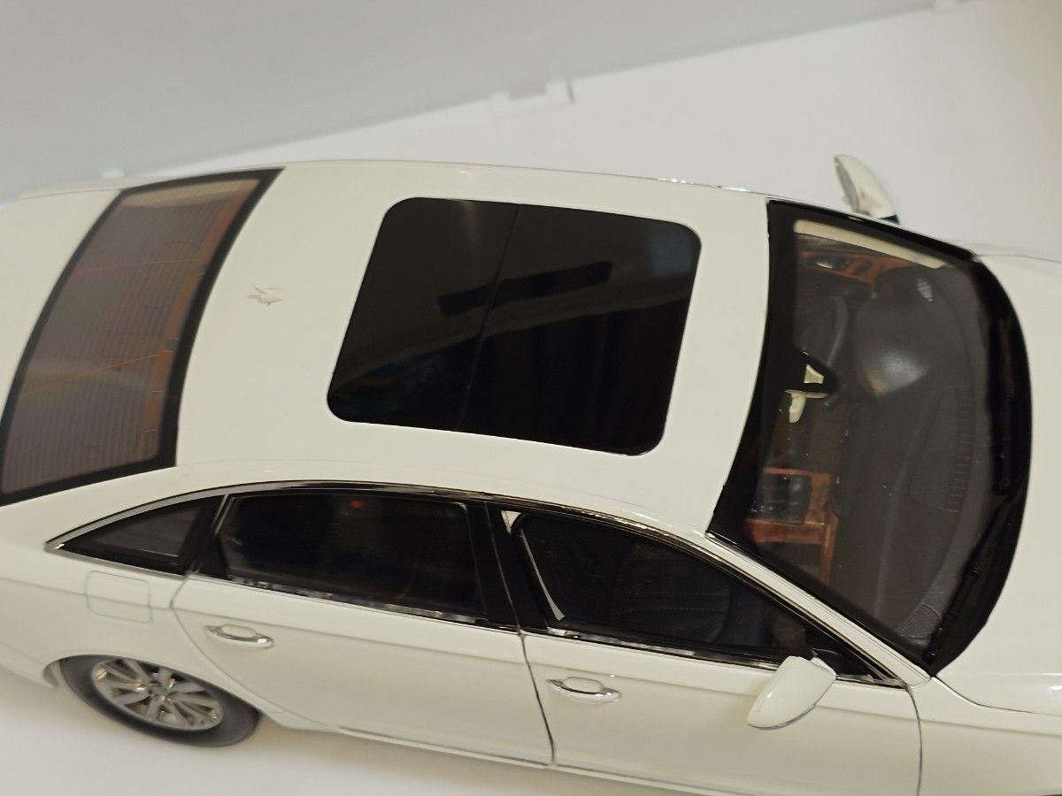 希少 海外流通品 Audi A6L 1/18 ミニカー ホワイト｜Yahoo!フリマ（旧