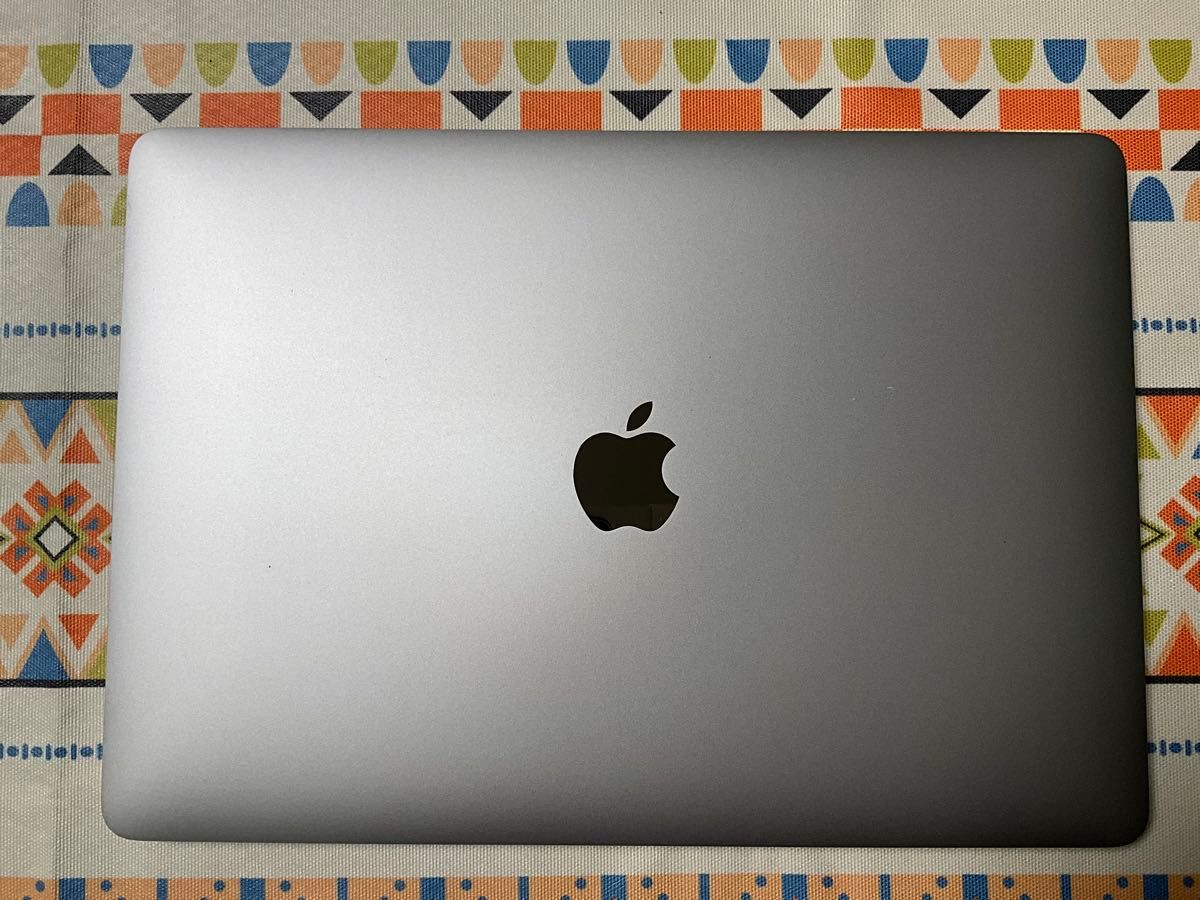 Apple MacBook Air 13インチ 2018モデル シルバー ノートパソコン