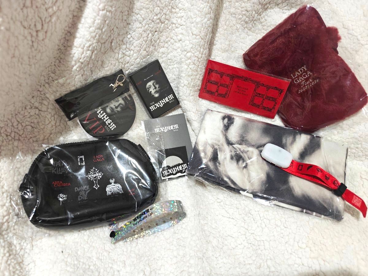 LADY GAGA VIP グッズ ゴールド メイヘム ツアー リストバンド付き