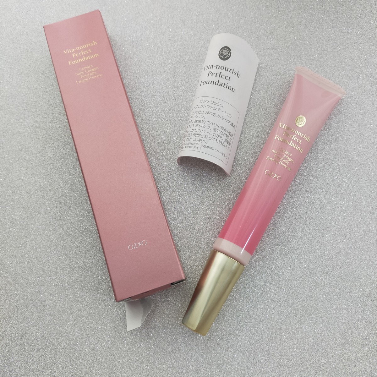 OZIOオージオビタナリッシュクリームファンデーション ライト色 3