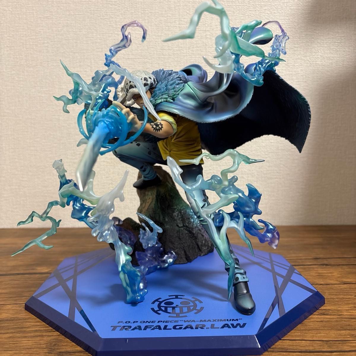 開封品〉ワンピース POP WA-MAXIMUM トラファルガー・ロー フィギュア