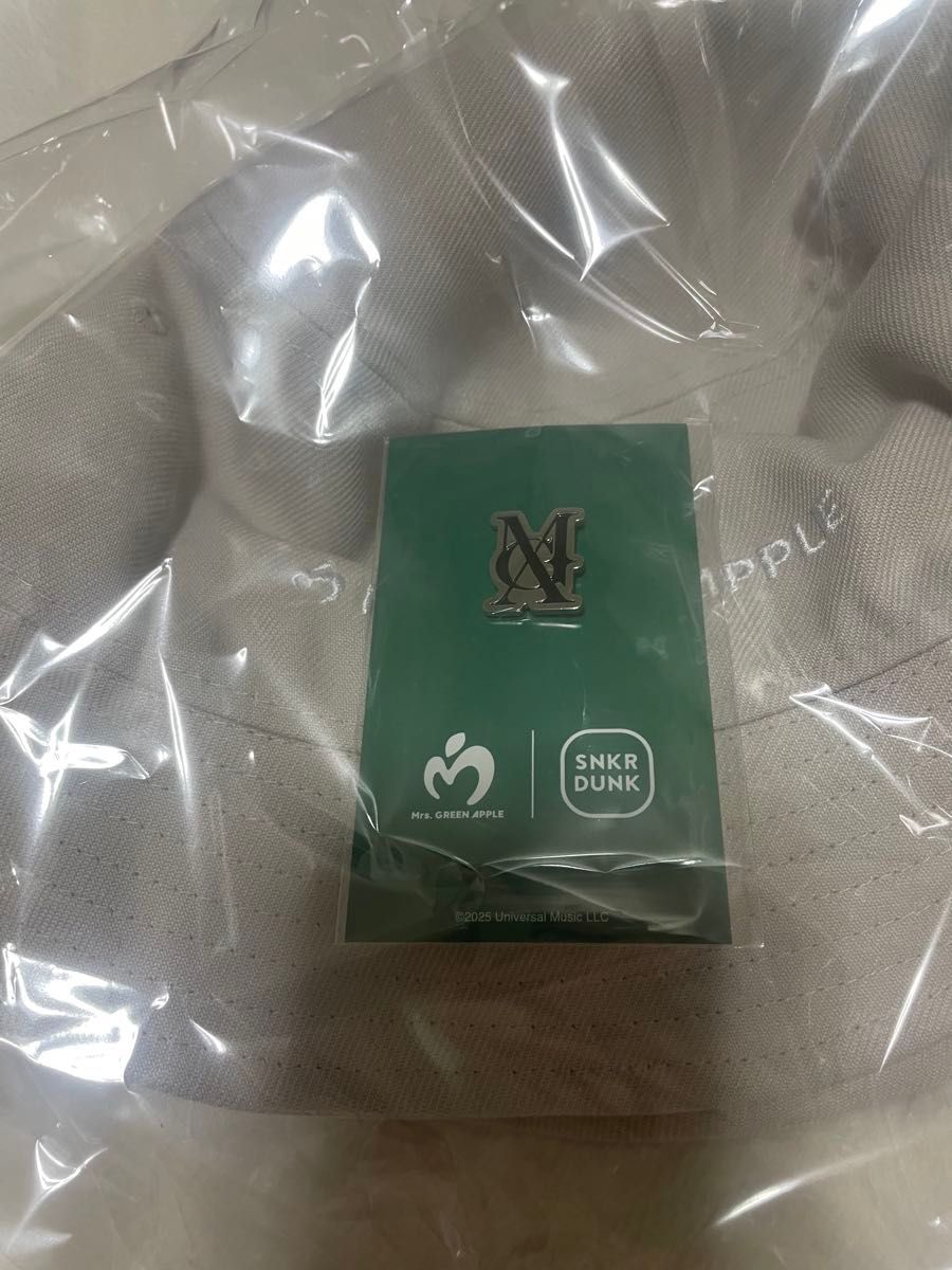 ミセスxスニダン ニューエラ BUCKET01 MGA LOGO HAT ベージュ ピンズ付