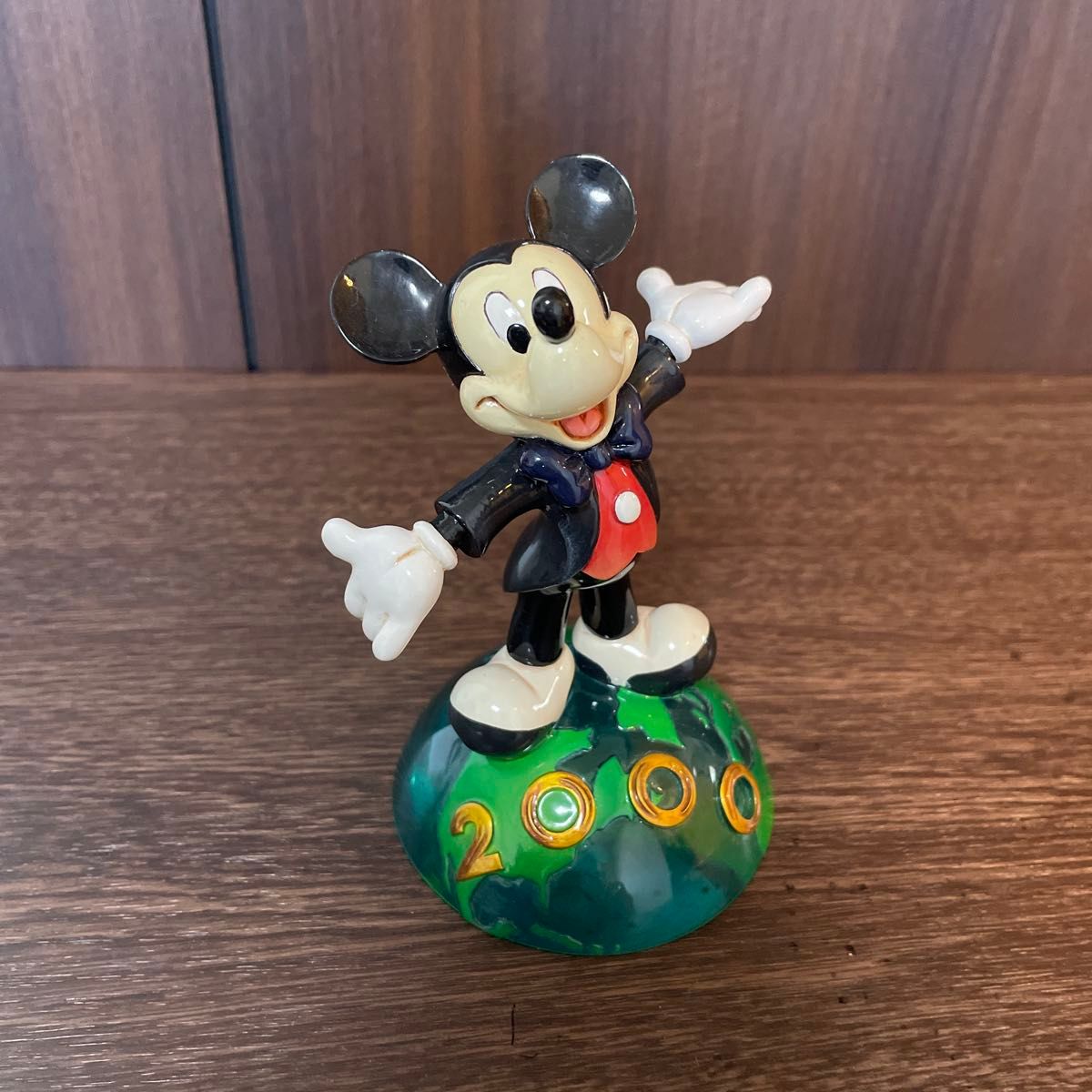 ディズニーリゾート 2000年 ミレニアム 記念 ミッキー 置物 フィギュア